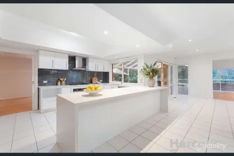 Property photo of 298-300 Oban Road Donvale VIC 3111