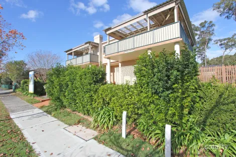 Property photo of 3/11-13 Van Stappen Road Wadalba NSW 2259