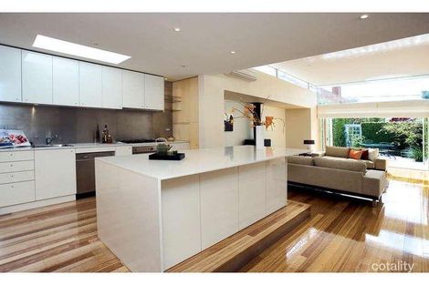 Property photo of 320 Albert Road South Melbourne VIC 3205
