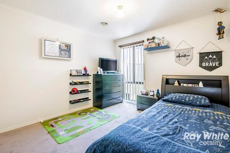 Property photo of 2/36 Greenaway Terrace Cranbourne East VIC 3977