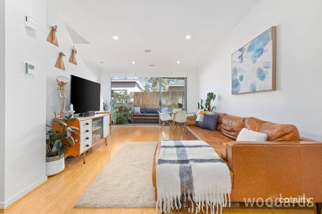 Property photo of 22 Aviary Grove Thornbury VIC 3071