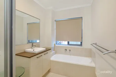 Property photo of 21 Anchorage Drive Birtinya QLD 4575