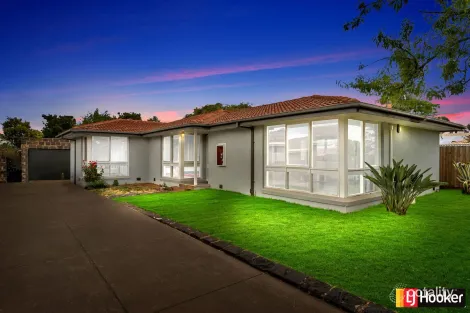3 Cook Rd, Melton South, VIC 3338