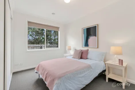 Property photo of 16 Thwaites Close Highton VIC 3216