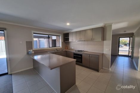 Property photo of 13 Oakham Glade Derrimut VIC 3026