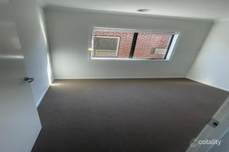 Property photo of 18 Awbridge Drive Donnybrook VIC 3064