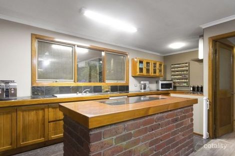 10 Cross Rd, Devon Meadows, VIC 3977