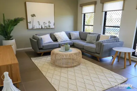 Property photo of 10 Charringa Link Smithfield QLD 4878