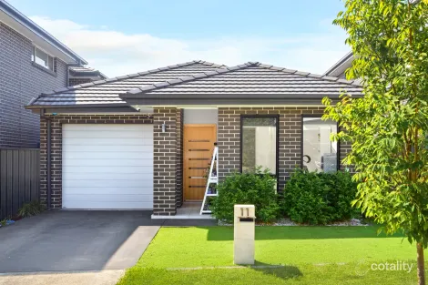 11 Lucia St, Grantham Farm, NSW 2765