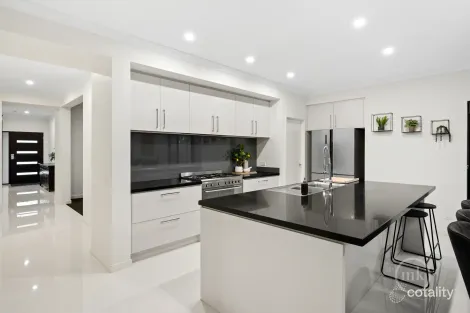 Property photo of 70 Wallaroo Way Doreen VIC 3754