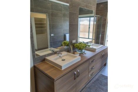 Property photo of 317 Lewis Place Sunbury VIC 3429