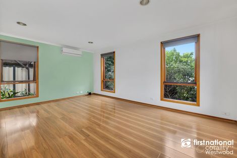 Property photo of 2 Hotham Crescent Hoppers Crossing VIC 3029