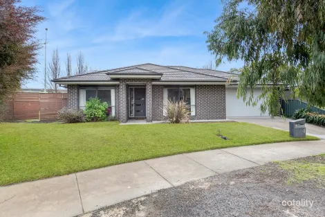 Property photo of 4 Courage Court Strathfieldsaye VIC 3551