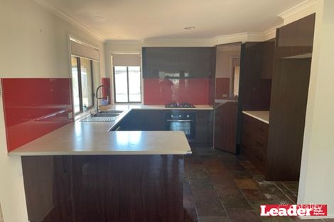 Property photo of 12 Bronsdon Court Mill Park VIC 3082