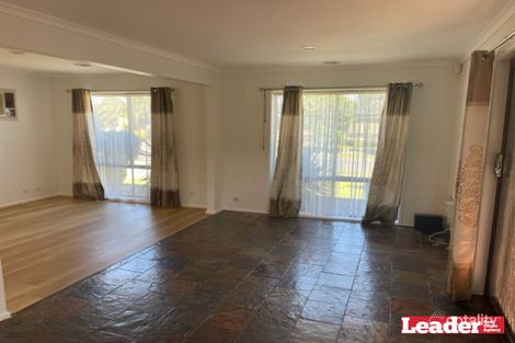 Property photo of 12 Bronsdon Court Mill Park VIC 3082