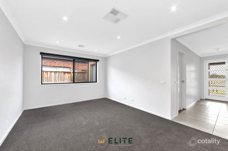 Property photo of 36 Mapleshade Avenue Clyde North VIC 3978