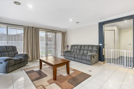 Property photo of 17 Sundial Court Berwick VIC 3806