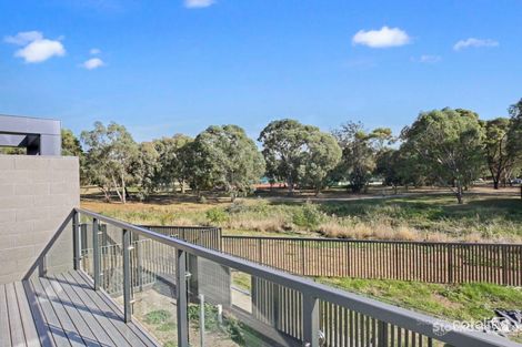 Property photo of 31 Collared Close Bundoora VIC 3083