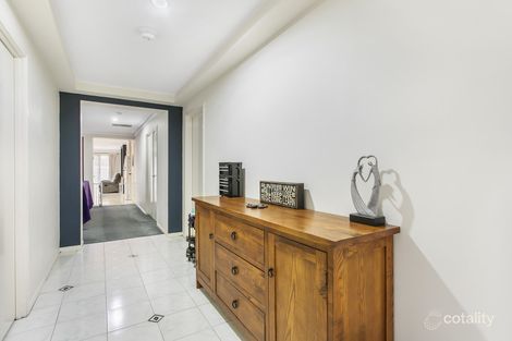 Property photo of 17 Sundial Court Berwick VIC 3806