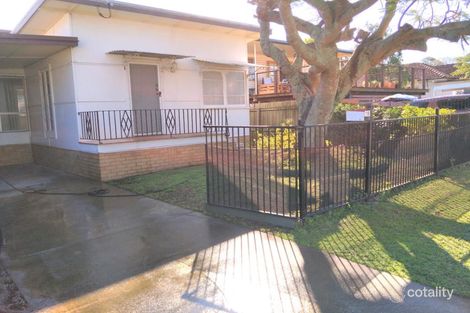 29 Blakeney St, Woody Point, QLD 4019