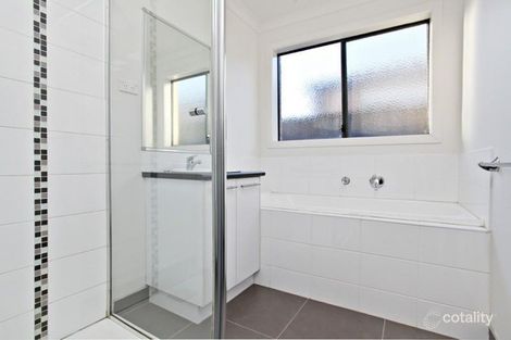 Property photo of 38 Winona Circuit Tarneit VIC 3029