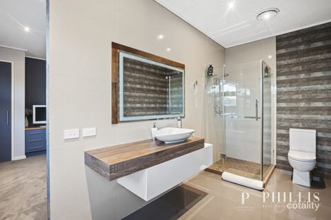Property photo of 5 Regents Court Paradise Point QLD 4216