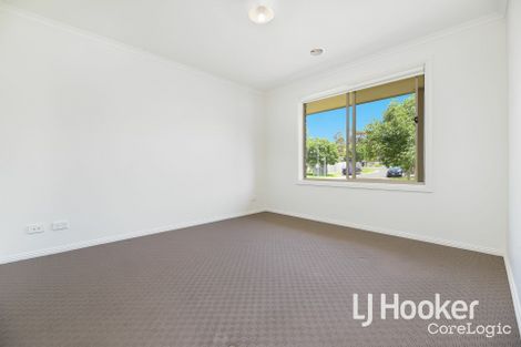 Property photo of 9 Tribuzi Close Pakenham VIC 3810