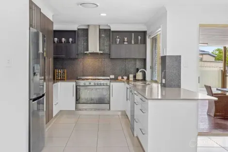 Property photo of 23 Tiger Drive Arundel QLD 4214