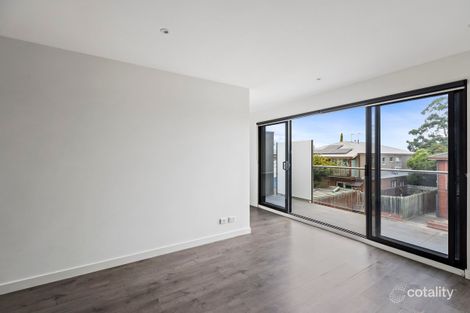 Property photo of 2/142 Melville Road Brunswick West VIC 3055