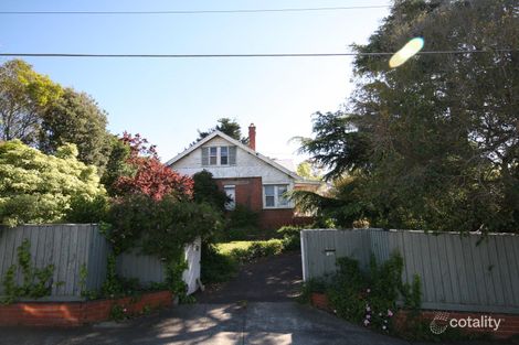 8 Mercer Pde, Newtown, VIC 3220