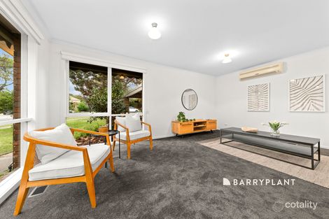 Property photo of 2 Lily Vale Close Berwick VIC 3806