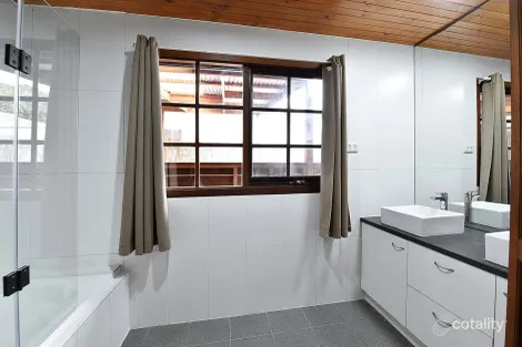 Property photo of 33 Elizabeth Street Westmeadows VIC 3049