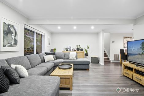 Property photo of 73 William Hovell Drive Endeavour Hills VIC 3802