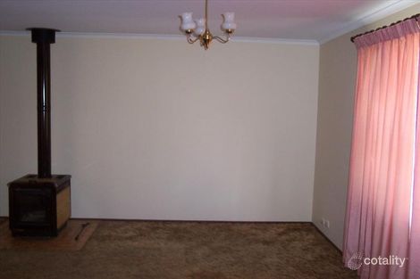 Property photo of 37 Hayley Crescent Karabar NSW 2620