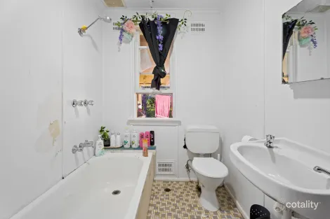 Property photo of 12 Torres Crescent Whalan NSW 2770