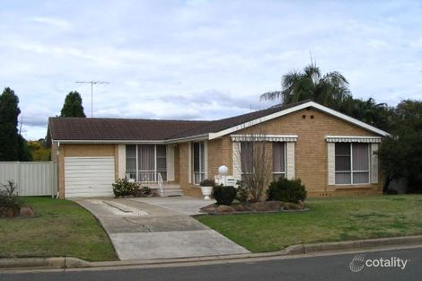 1 Mulligan Cl, St Clair, NSW 2759