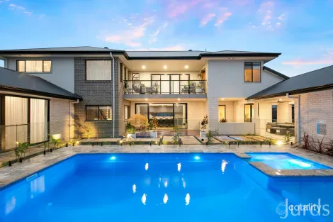 Property photo of 8 Coolalta Drive Nulkaba NSW 2325