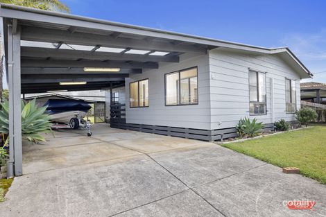 8 Albany Rd, Cowes, VIC 3922