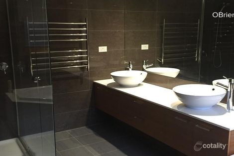 Property photo of 10 Treehaven Place Somerville VIC 3912