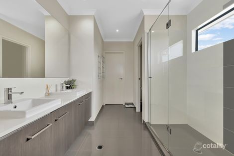 Property photo of 35 Steamer Way Spring Mountain QLD 4300