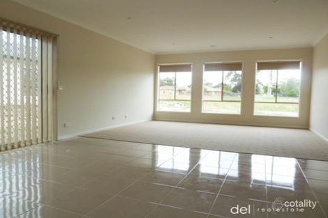 Property photo of 4 Willum Way Dandenong VIC 3175