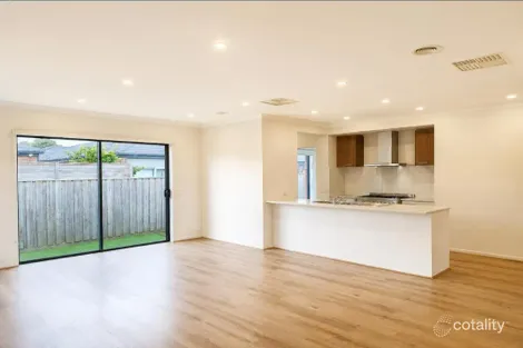 Property photo of 8 Goldeneye Circuit Werribee VIC 3030