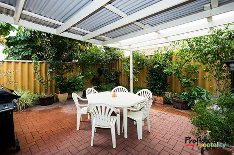 Property photo of 3/18-20 The Crescent Redcliffe WA 6104