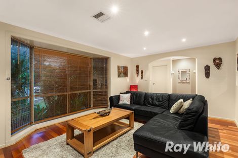 Property photo of 7 Honeysuckle Court Mill Park VIC 3082