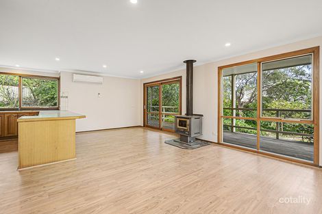 11 Darinda Ave, Wandin North, VIC 3139