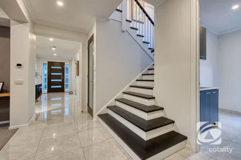 Property photo of 31 Oakrind Rise Officer VIC 3809