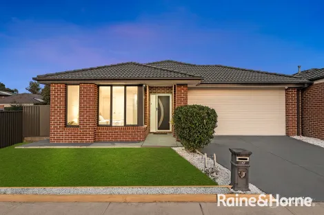 17 Marrone Bvd, Cranbourne East, VIC 3977