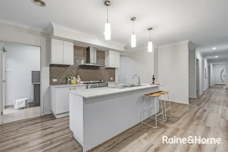 Property photo of 17 Marrone Boulevard Cranbourne East VIC 3977