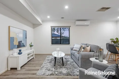 Property photo of 17 Marrone Boulevard Cranbourne East VIC 3977