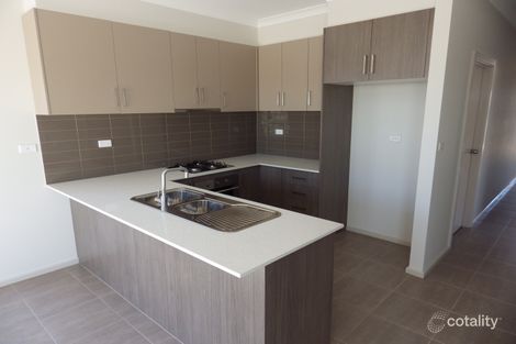 Property photo of 9/40 McCubbin Way Caroline Springs VIC 3023